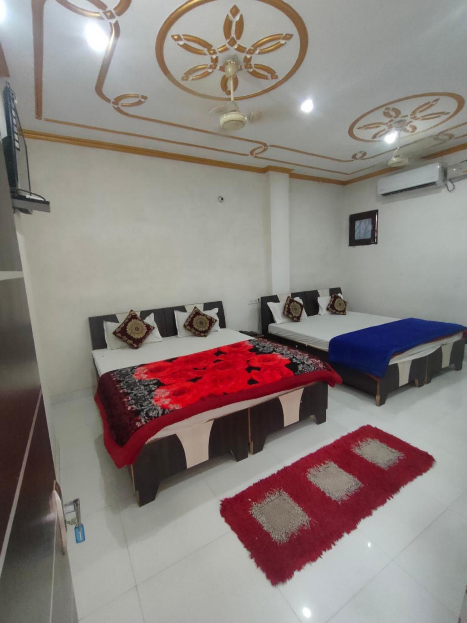 Goroomgo New Ashiyana Palace - Fully-air-conditioned At Prime Location With Wifi , Near-kashi-vishwanath-temple, And-ganga-ghat - Best In 3* Varanasi