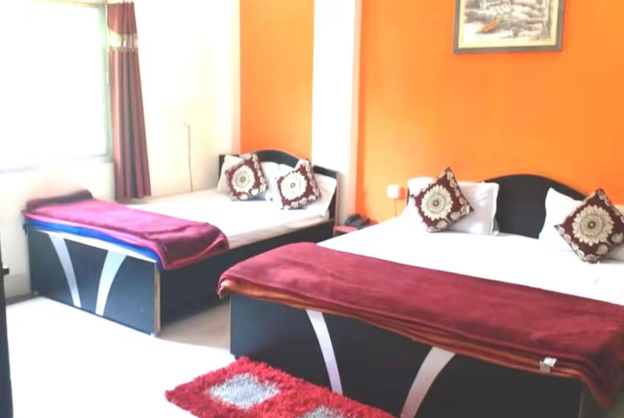 Hotel Goroomgo New Ashiyana Palace - Fully-air-conditioned At Prime Location With Wifi , Near-kashi-vishwanath-temple, And-ganga-ghat - Best In Varanasi
