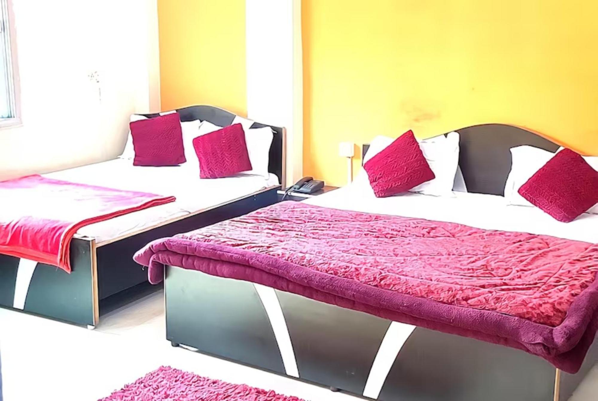 Hotel Goroomgo New Ashiyana Palace - Fully-air-conditioned At Prime Location With Wifi , Near-kashi-vishwanath-temple, And-ganga-ghat - Best In