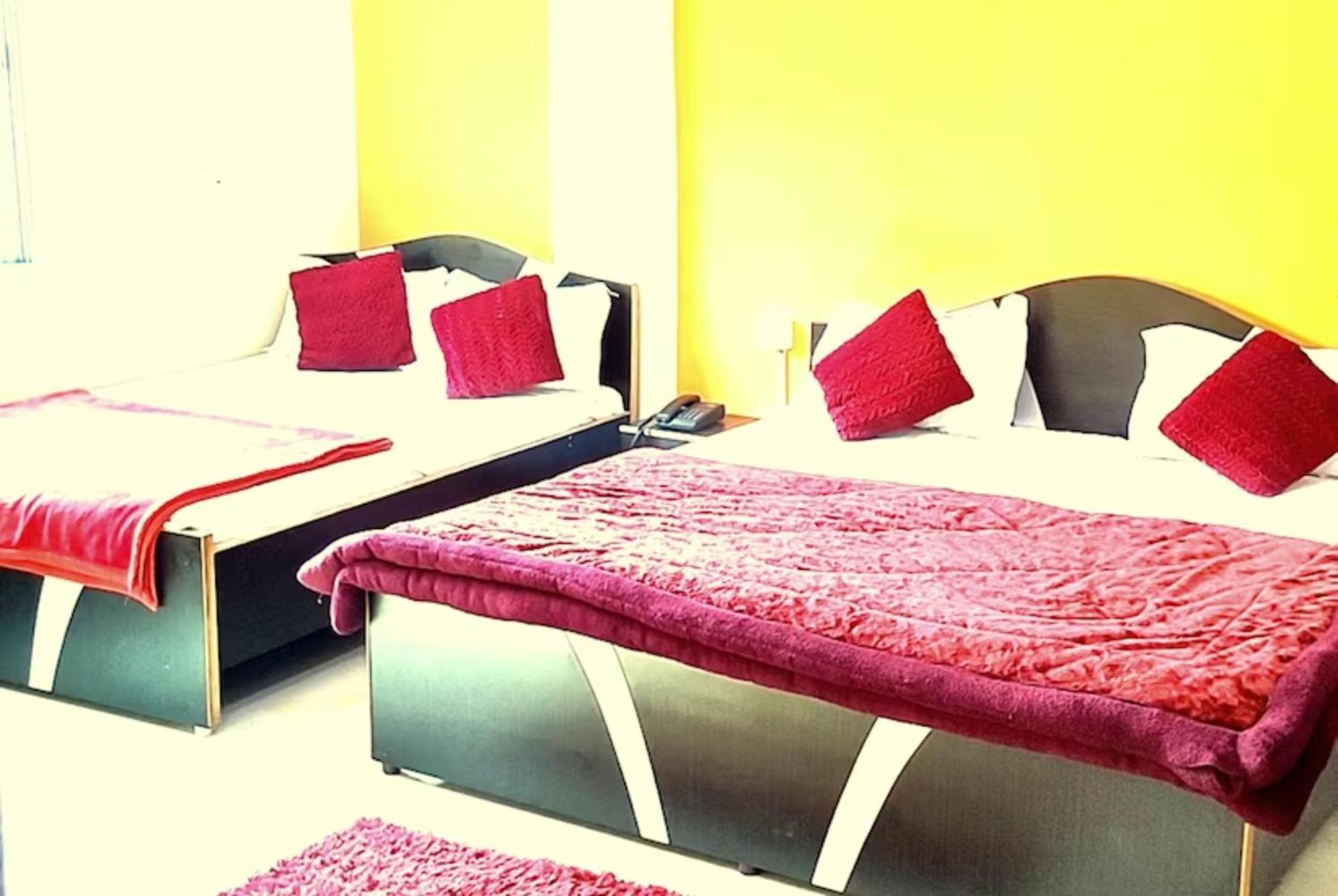 Goroomgo New Ashiyana Palace - Fully-air-conditioned At Prime Location With Wifi , Near-kashi-vishwanath-temple, And-ganga-ghat - Best In 3* Varanasi