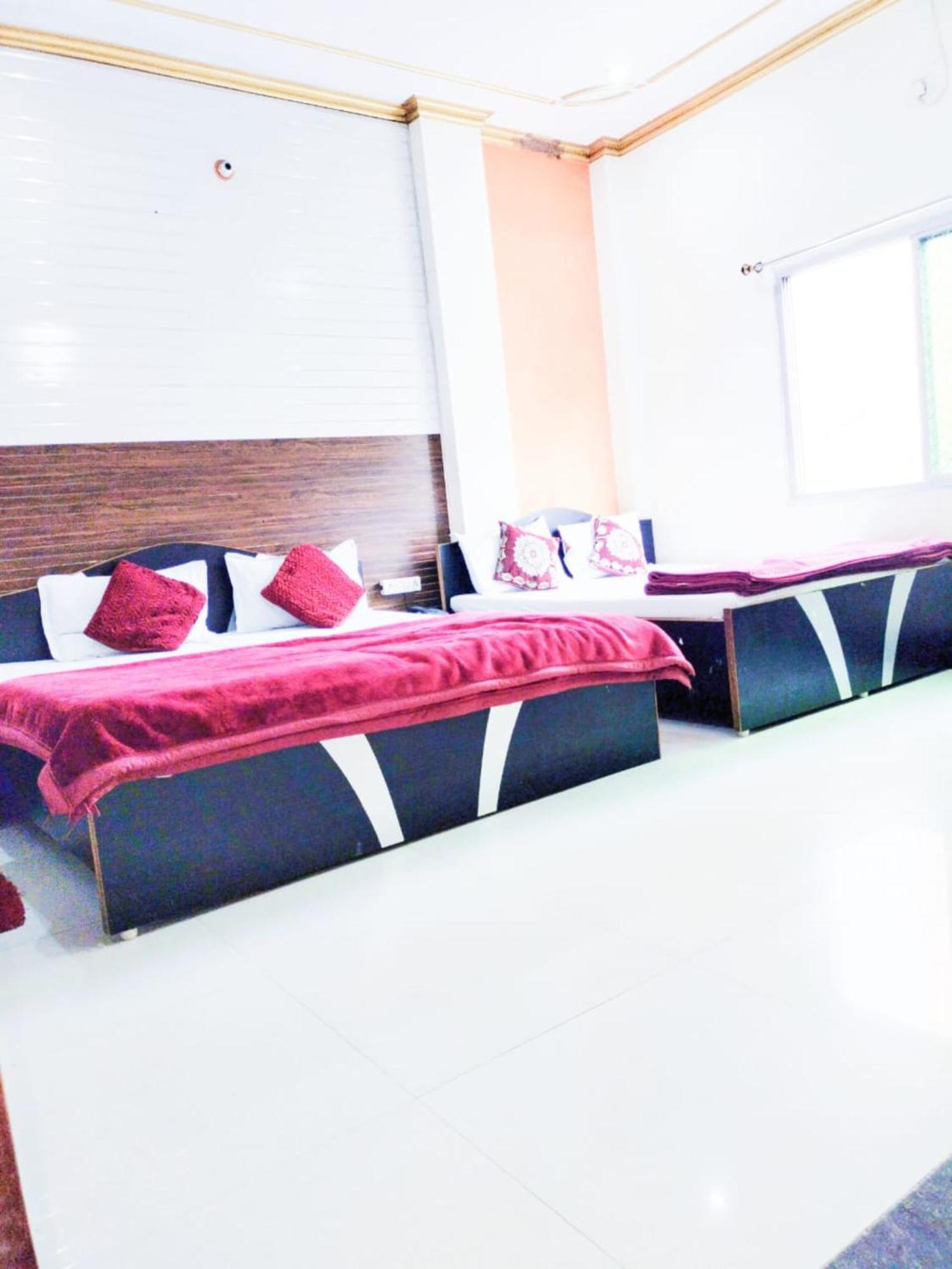 Goroomgo New Ashiyana Palace - Fully-air-conditioned At Prime Location With Wifi , Near-kashi-vishwanath-temple, And-ganga-ghat - Best In Hotel Varanasi